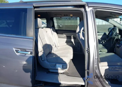 2014 Honda Odyssey Ex z USA, uszkodzony, nr VIN 5FNRL5H42EB008564